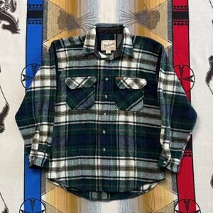 Vintage 90s Men’s Woolrich Button Up Wool Flannel Long Sleeve Shirt Size Medium
